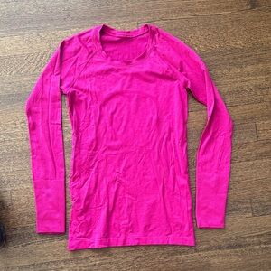Lululemon Swiftly Tech 2.0 Long Sleeve Top - size 6